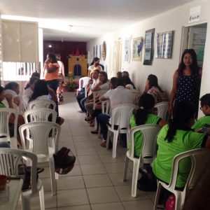 Os professores cursistas de São João do Piauí se reuniram para receber a nova brinquedoteca.